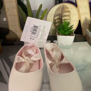 Kohl's Cream Baby Flats with Ribbon